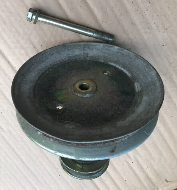 John Deere L100A Lawn Tractor Engine Drive Pulley P N Gy20140 W Hex Bolt 44 33 32 Picclick Uk