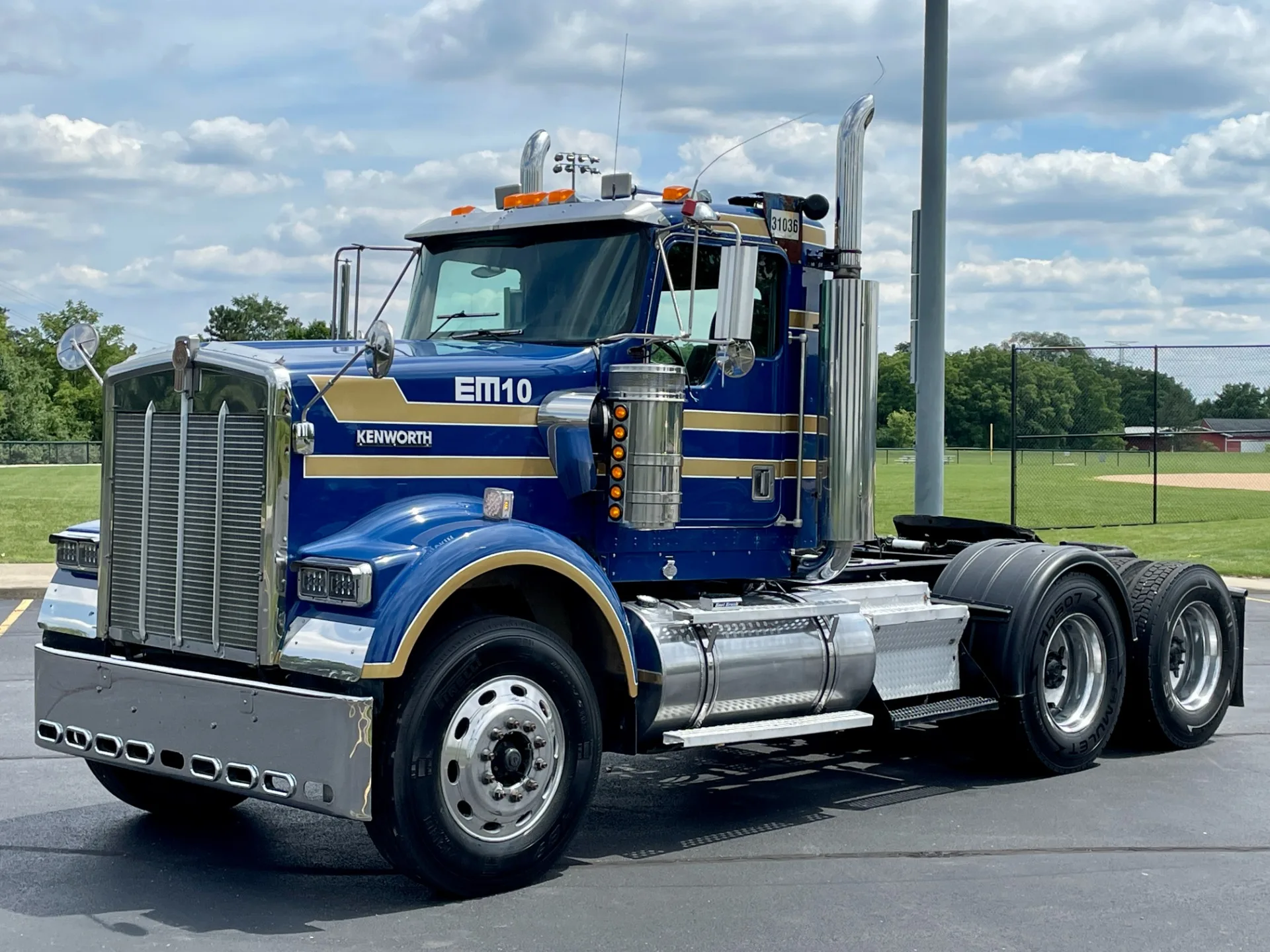 Kenworth W900 Daycab