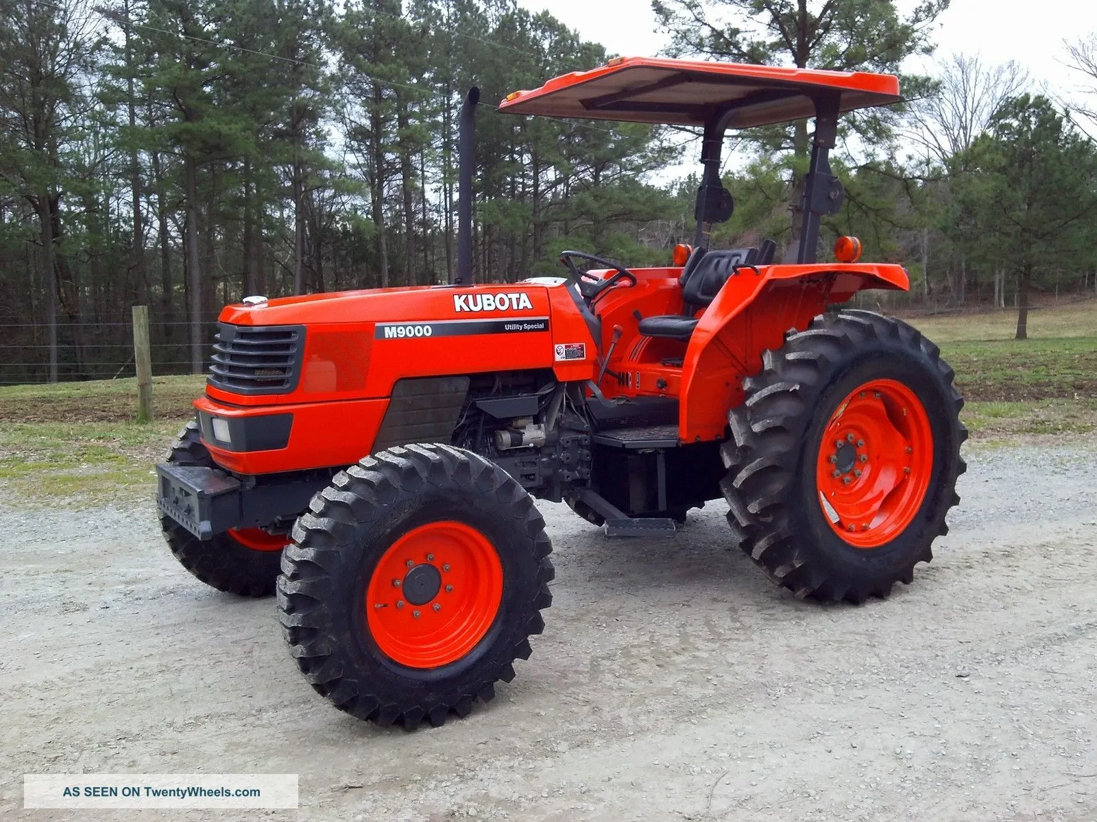 Kubota M9000 4X4 Tractor
