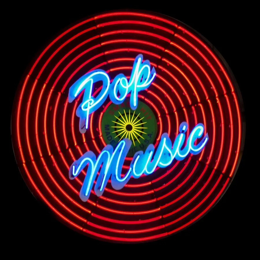Logo Pop Logo