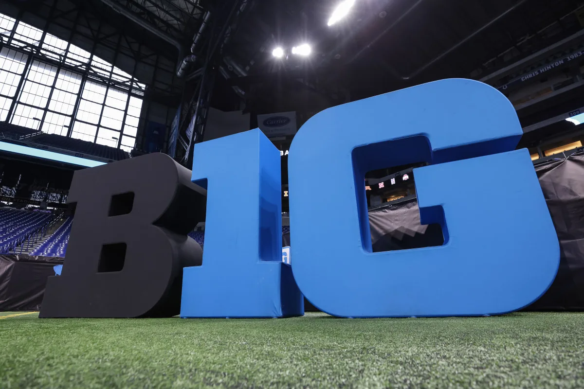 Look Big Ten Head Coaches Name Best Visiting Locker Rooms The Spun