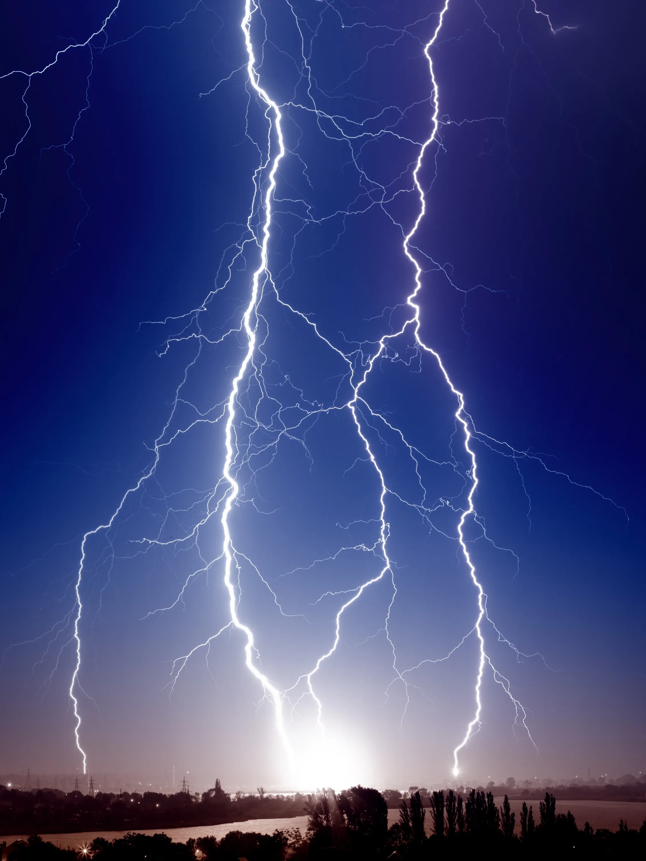 Lucent Series Lightning Kissed Litbuzz