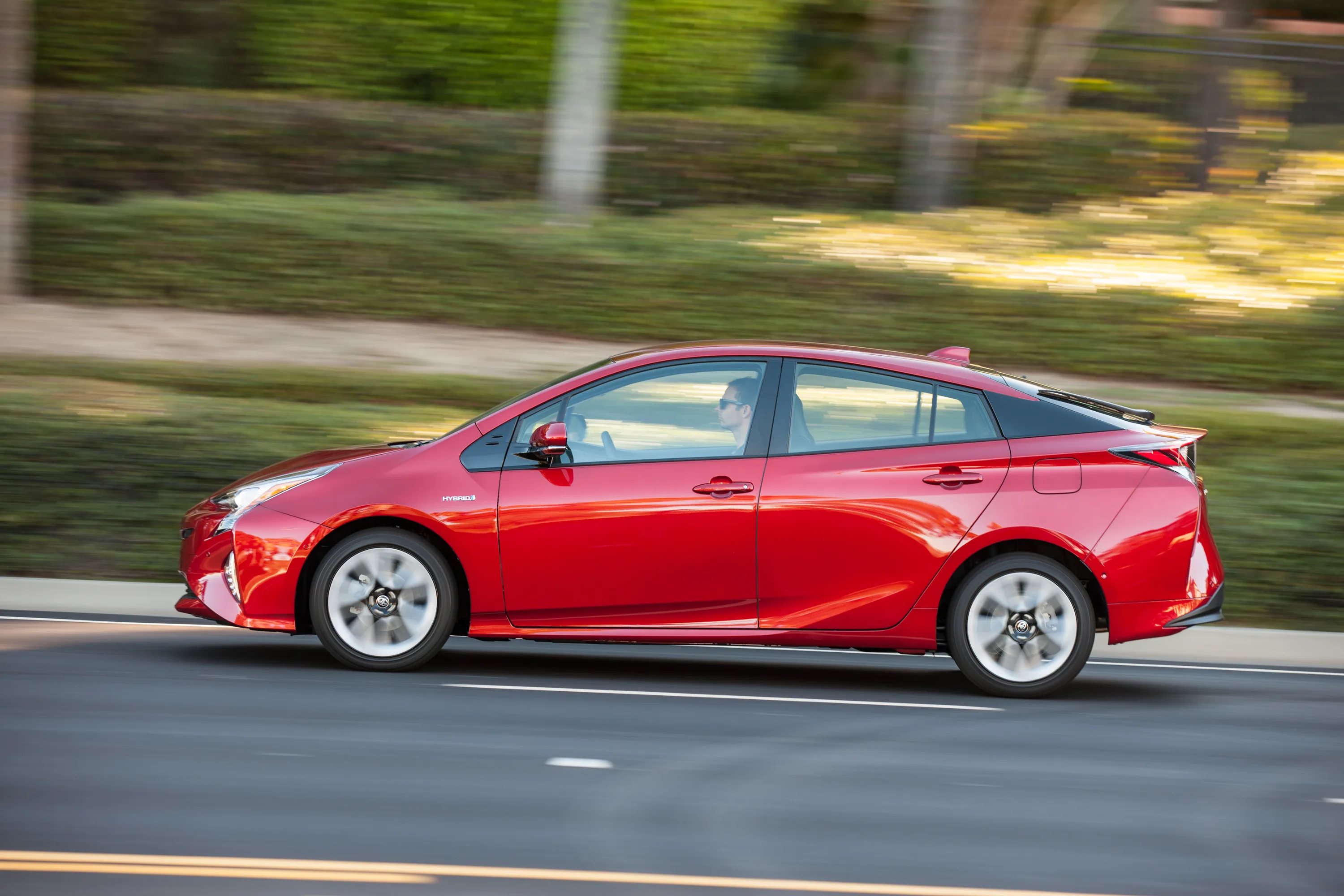 Mega Gallery 2016 Toyota Prius Debuts In The Us 2016 Toyota Prius Four Touring 16