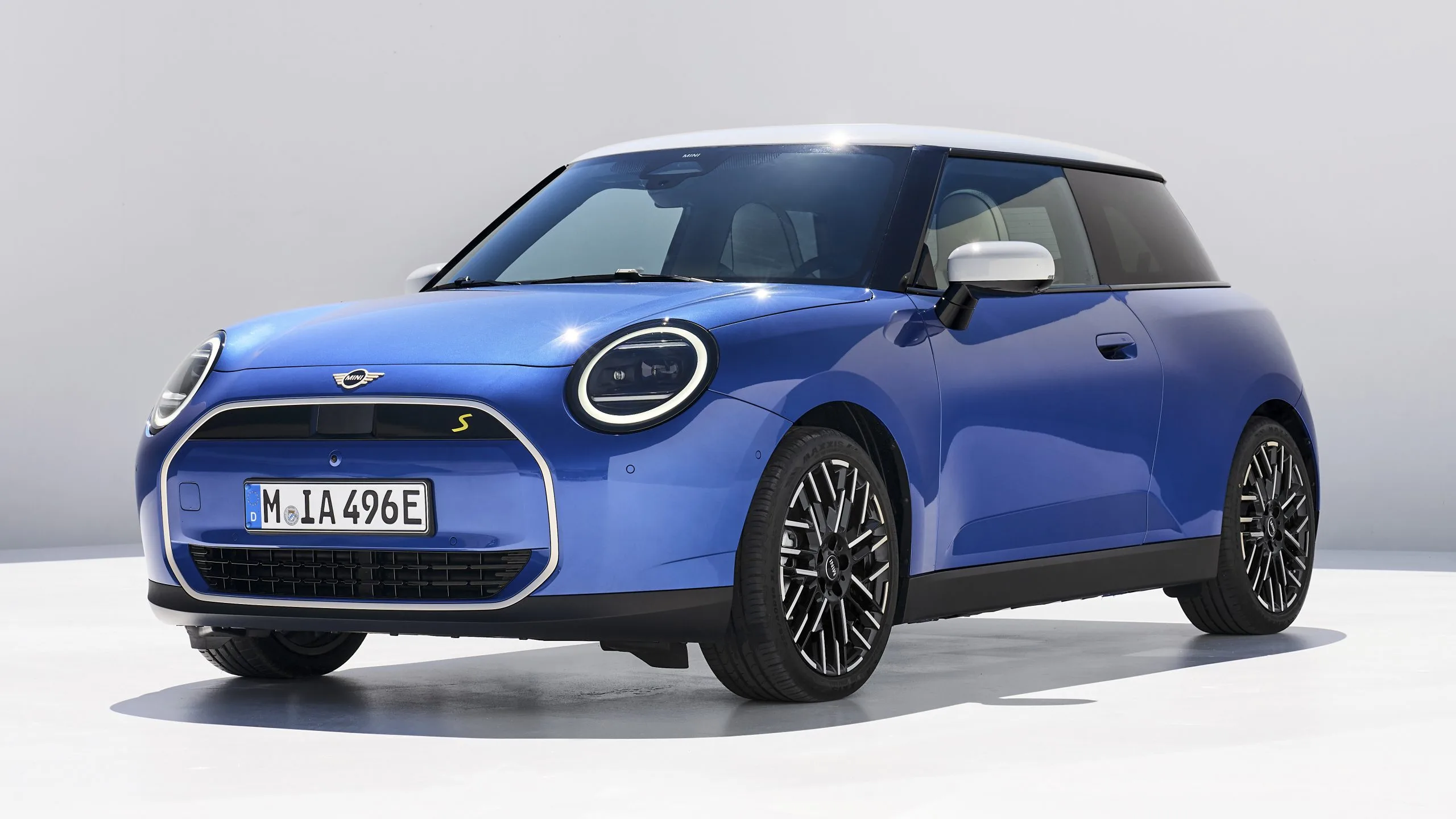 Mini Cooper 2024 3 Door Hatch Now Fully Electric With Up To 215Hp 402Km Range Soyacincau