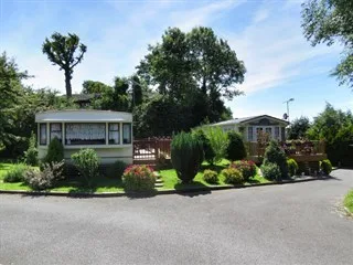 Misty Waters Caravan Park Lloc