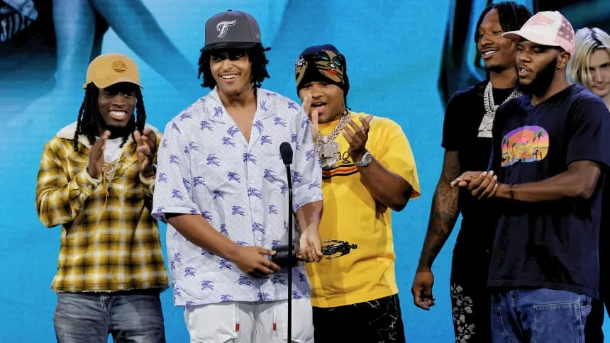 Mrbeast Kai Cenat Dylan Mulvaney Win Big At 2023 Streamy Awards Story Kids News