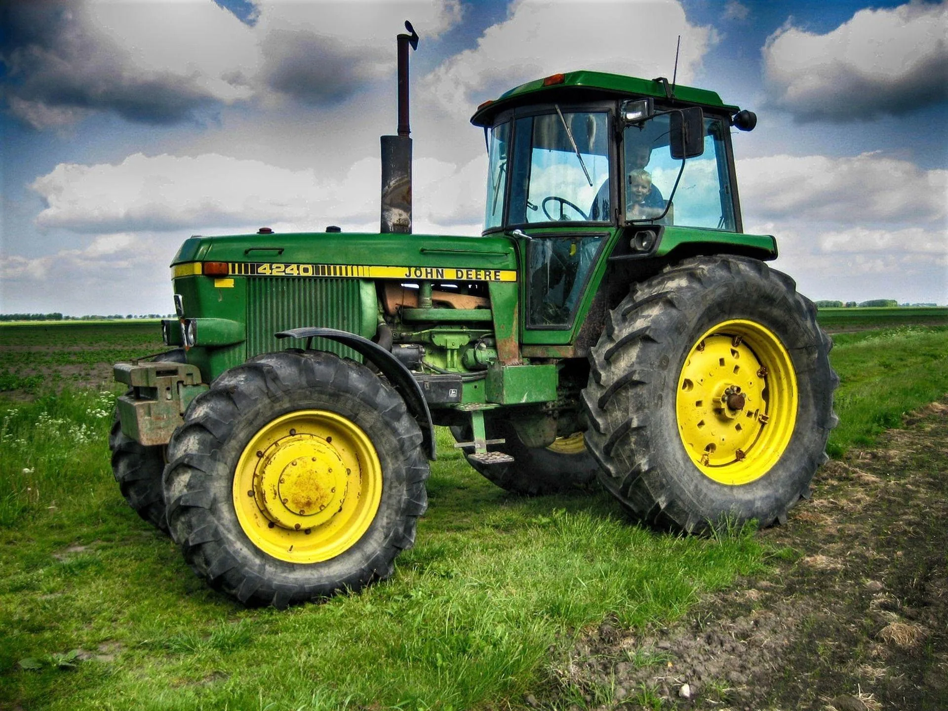 New Tractor Pictures Wallpaper