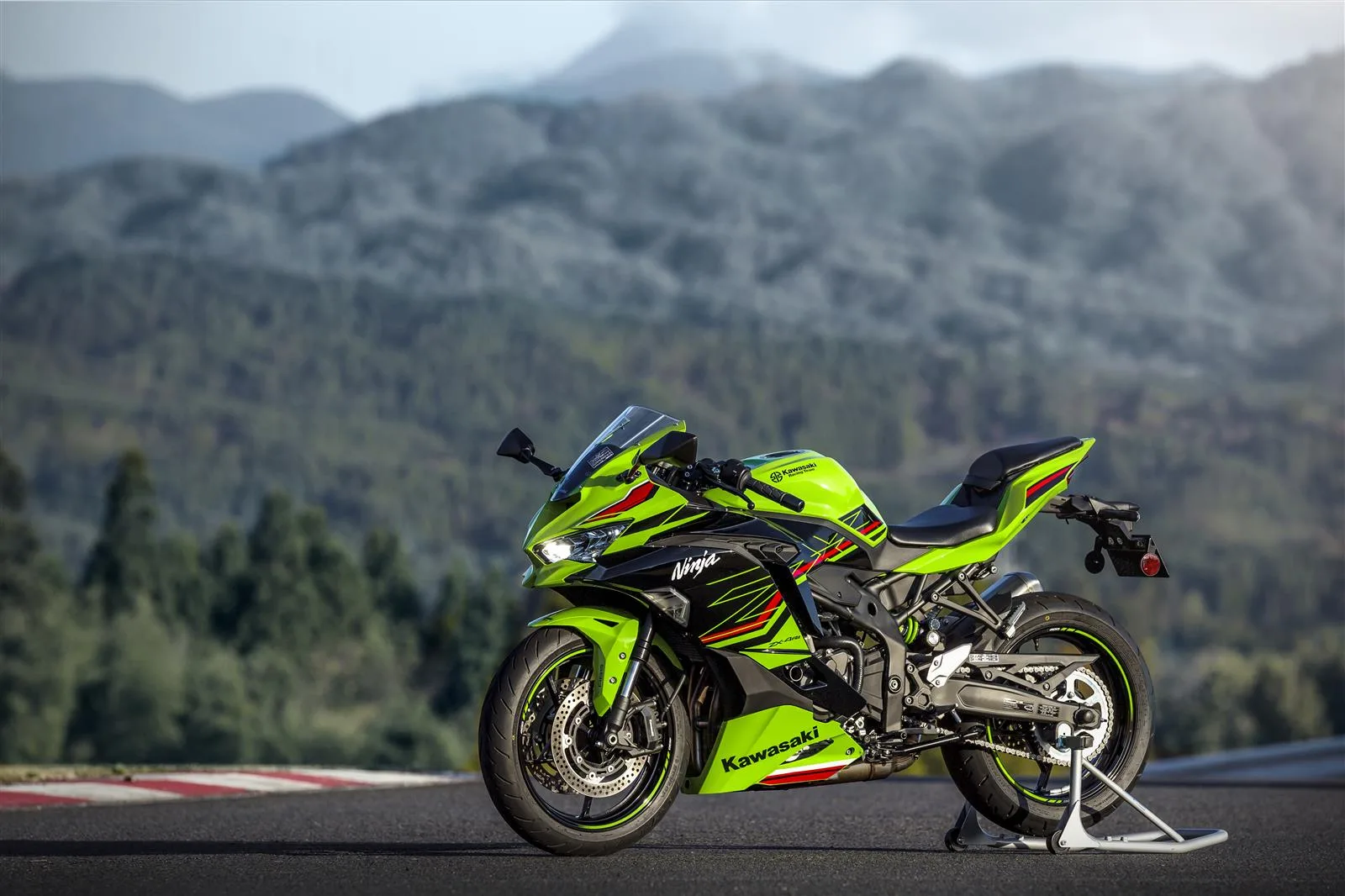 Ninja Zx 4R Vierzylinder Supersportler Von Kawasaki
