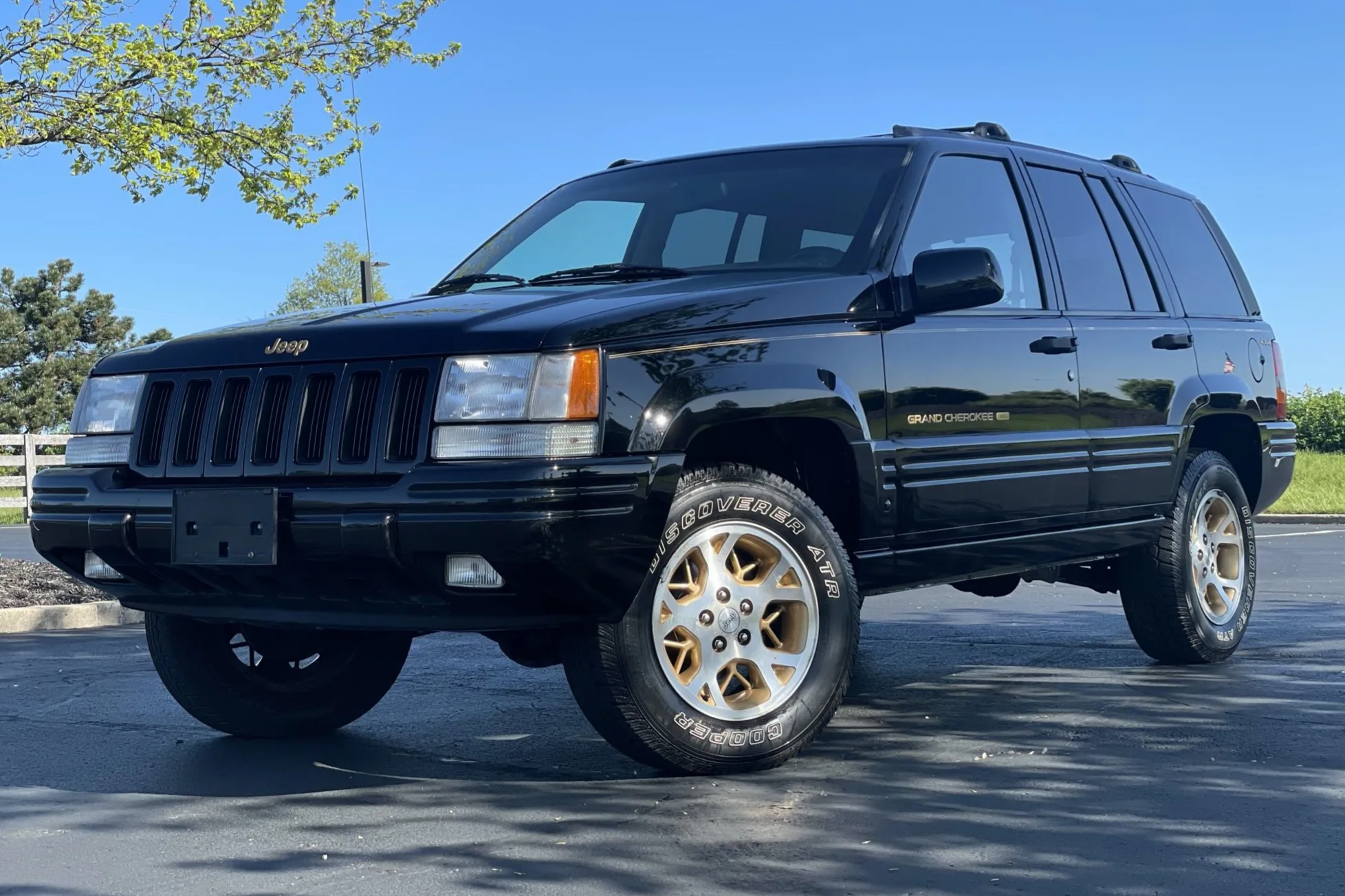 No Reserve 1997 Jeep Grand Cherokee Limited V8 4X4 For Sale On Bat Auctions Sold For 17 000