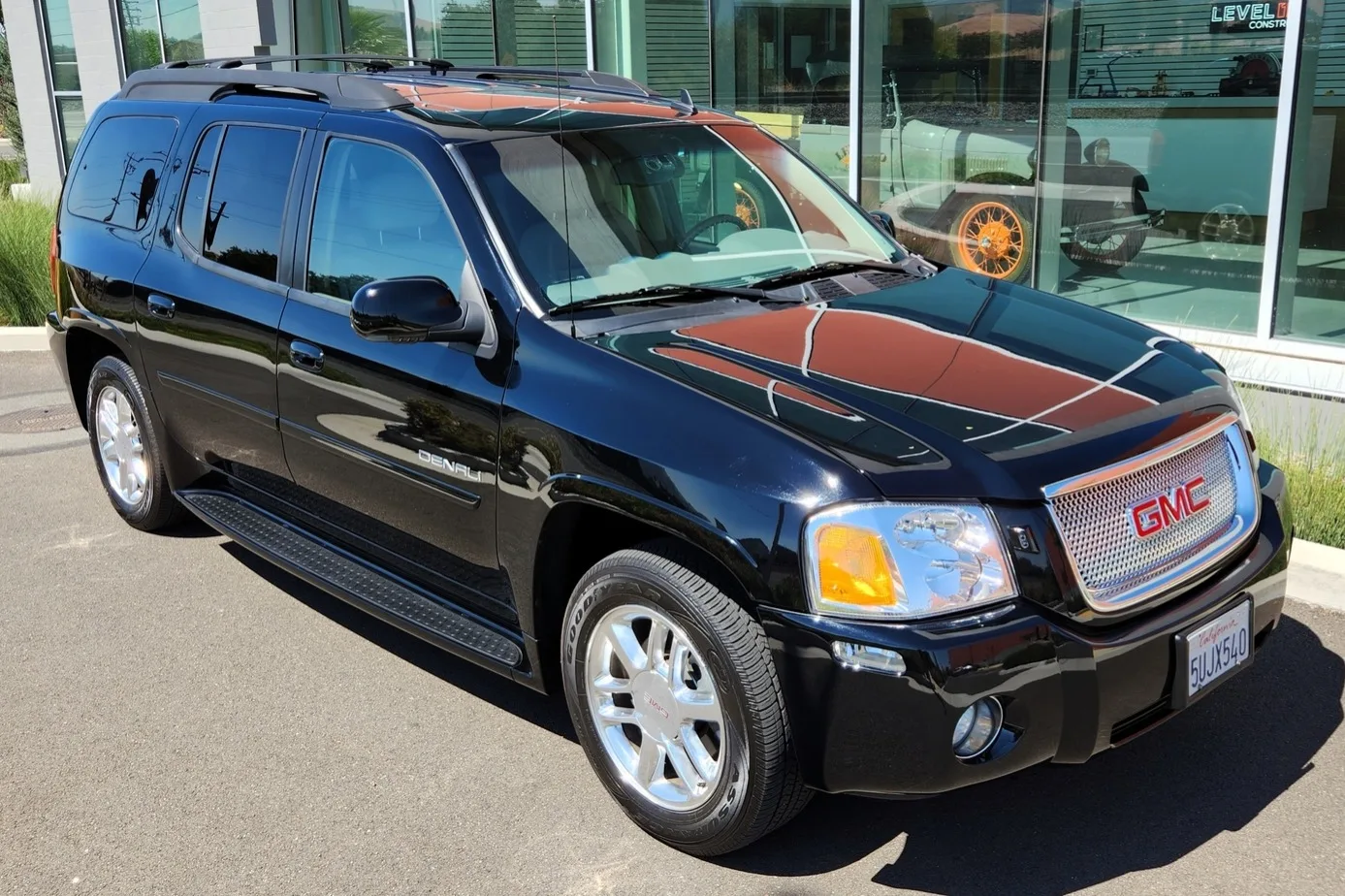 No Reserve 42K Mile 2006 Gmc Envoy Xl Denali For Sale On Bat Auctions Sold For 9 751 On
