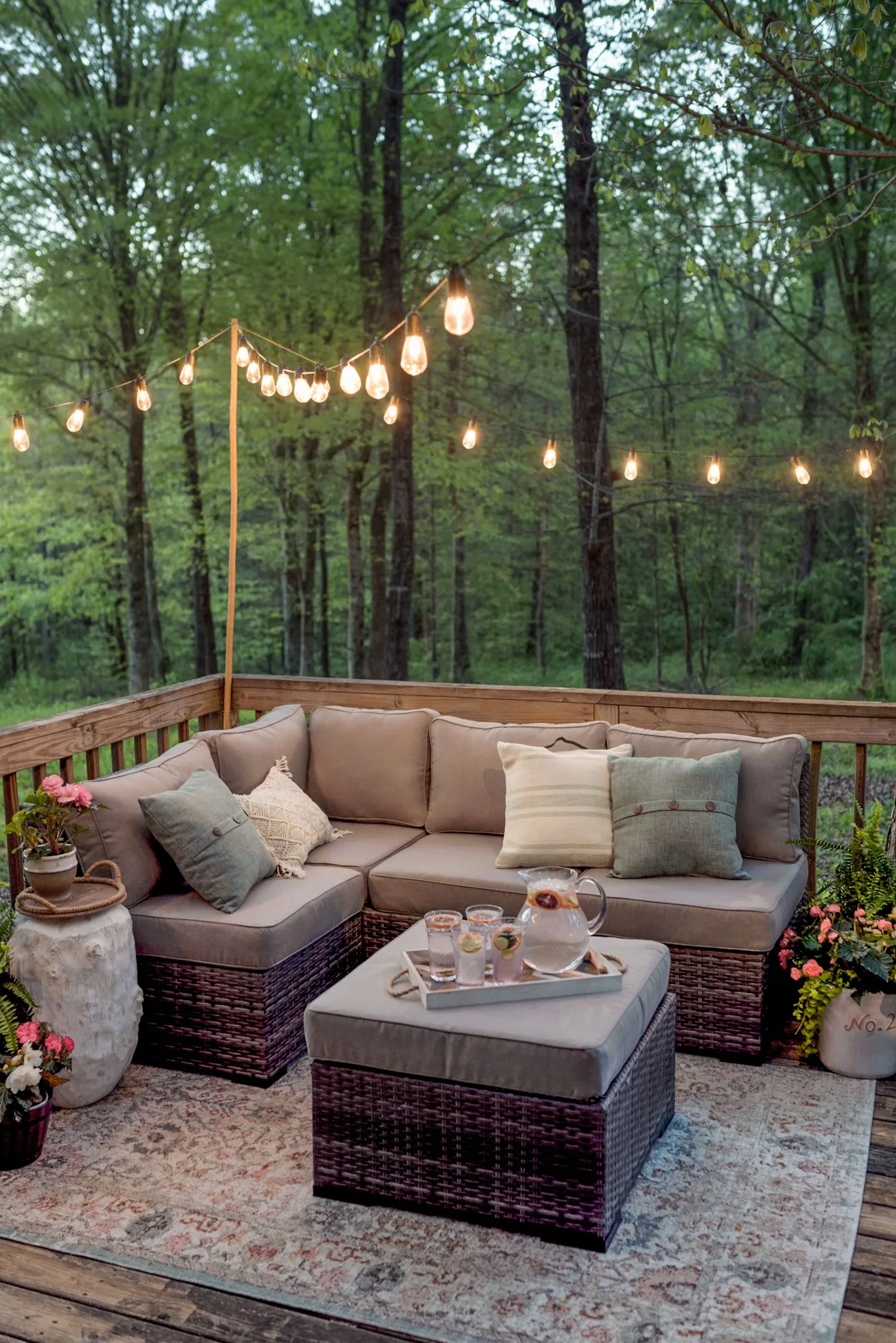 Outdoor Decorating Ideas Tips On How To Decorate Outdoors Outdoor Deck Decorating Outdoor