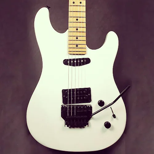 Peavey Tracer Deluxe Specifications