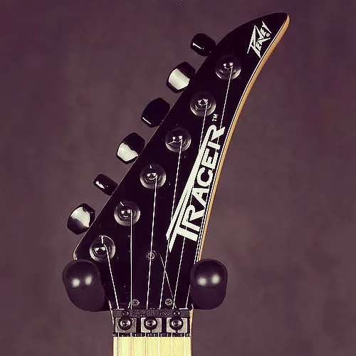 Peavey Tracer Deluxe Specifications