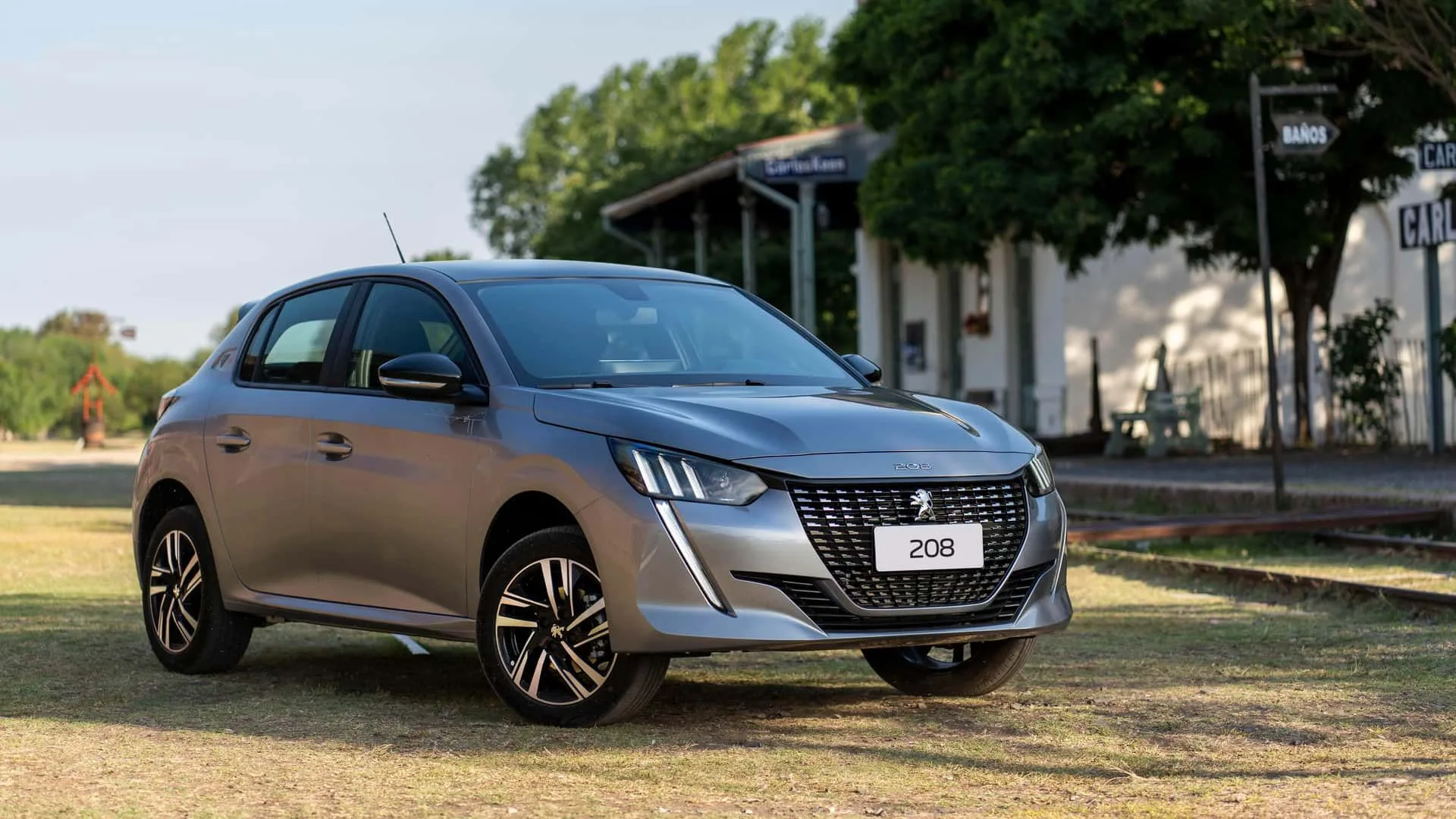 Peugeot Suma Una Nueva Versión A La Gama Del 208 Parabrisas