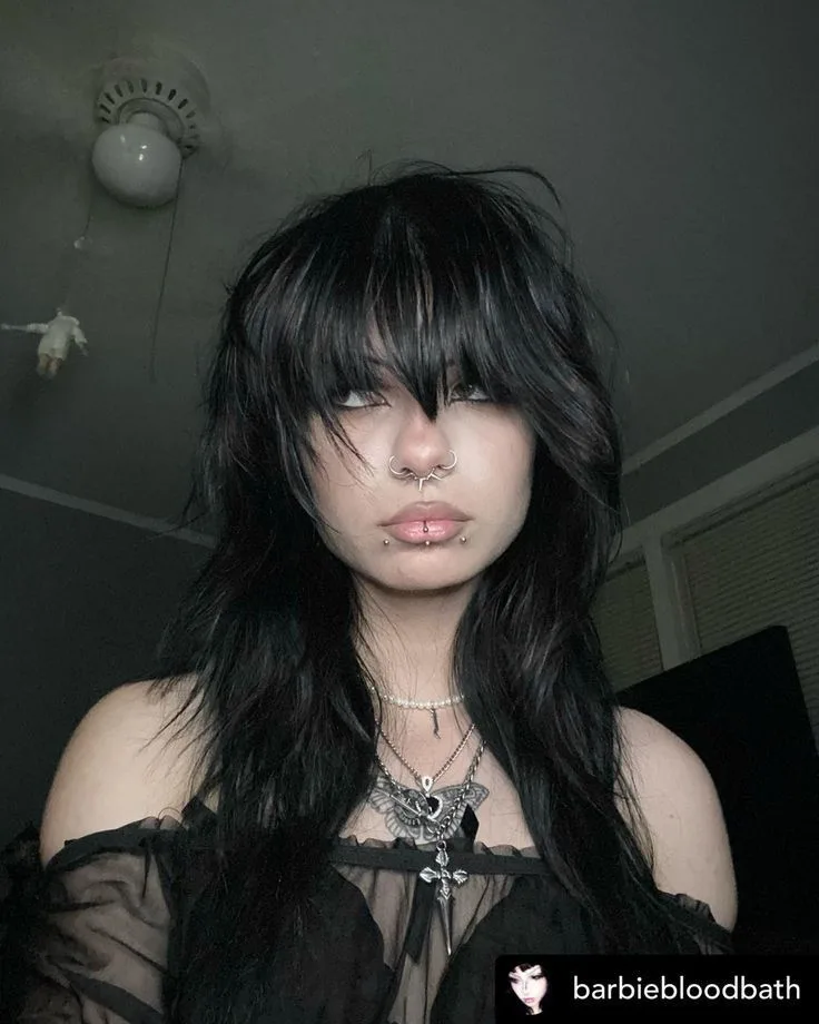 Pin By Helen Longui On Maquiagem Goth Hair Alternative Hair Gothic Hairstyles
