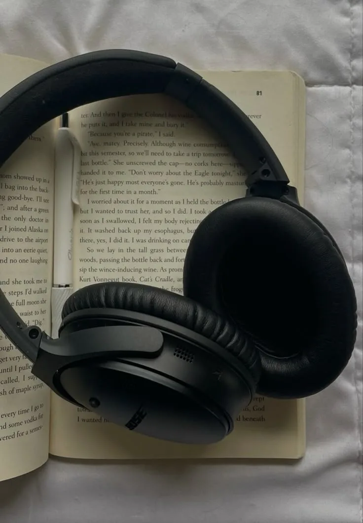Pin On Diseños De Uñas Headphones Bose Headphones Big Headphones