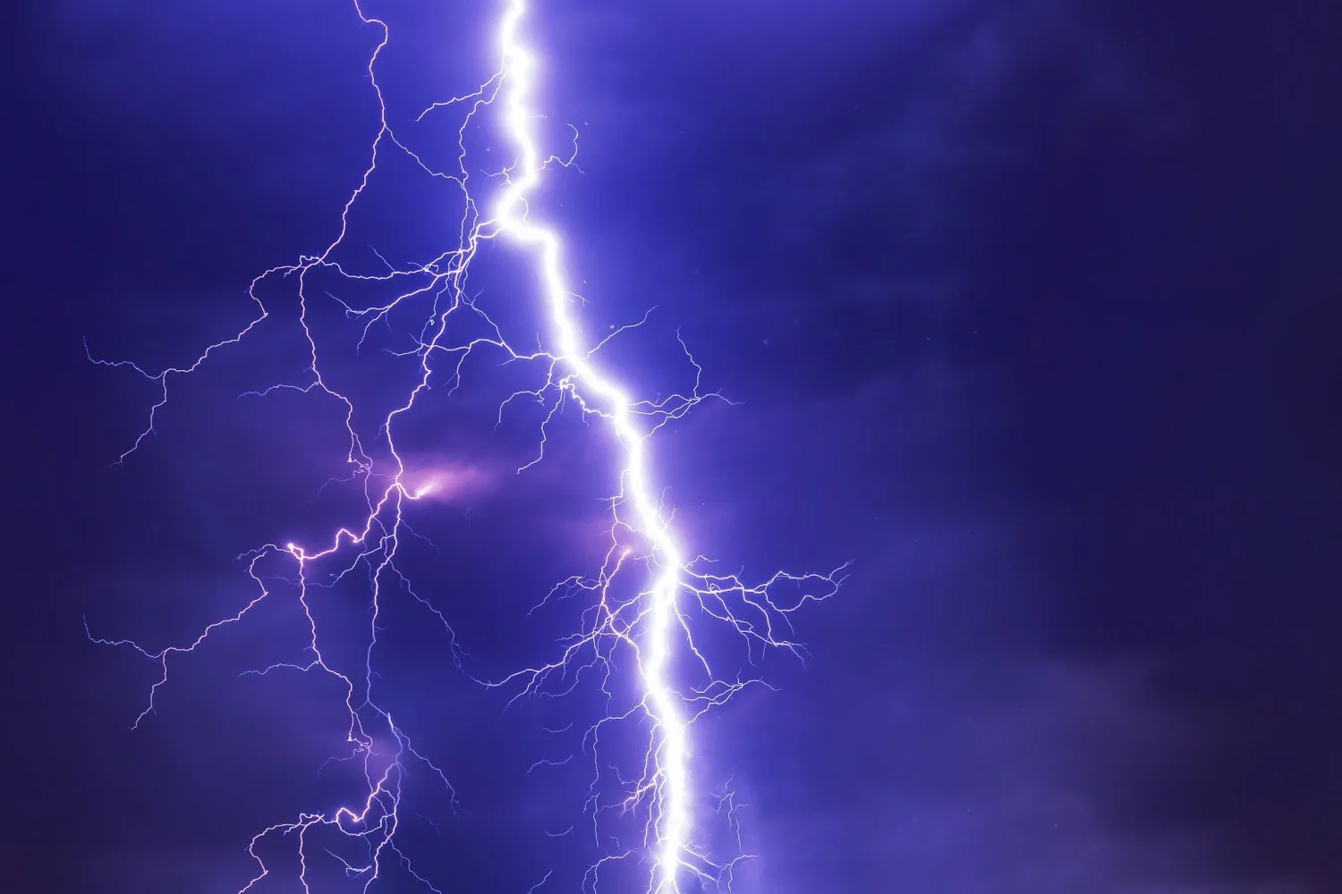 Reason For Lightning To Strike In Specific Places Revealed