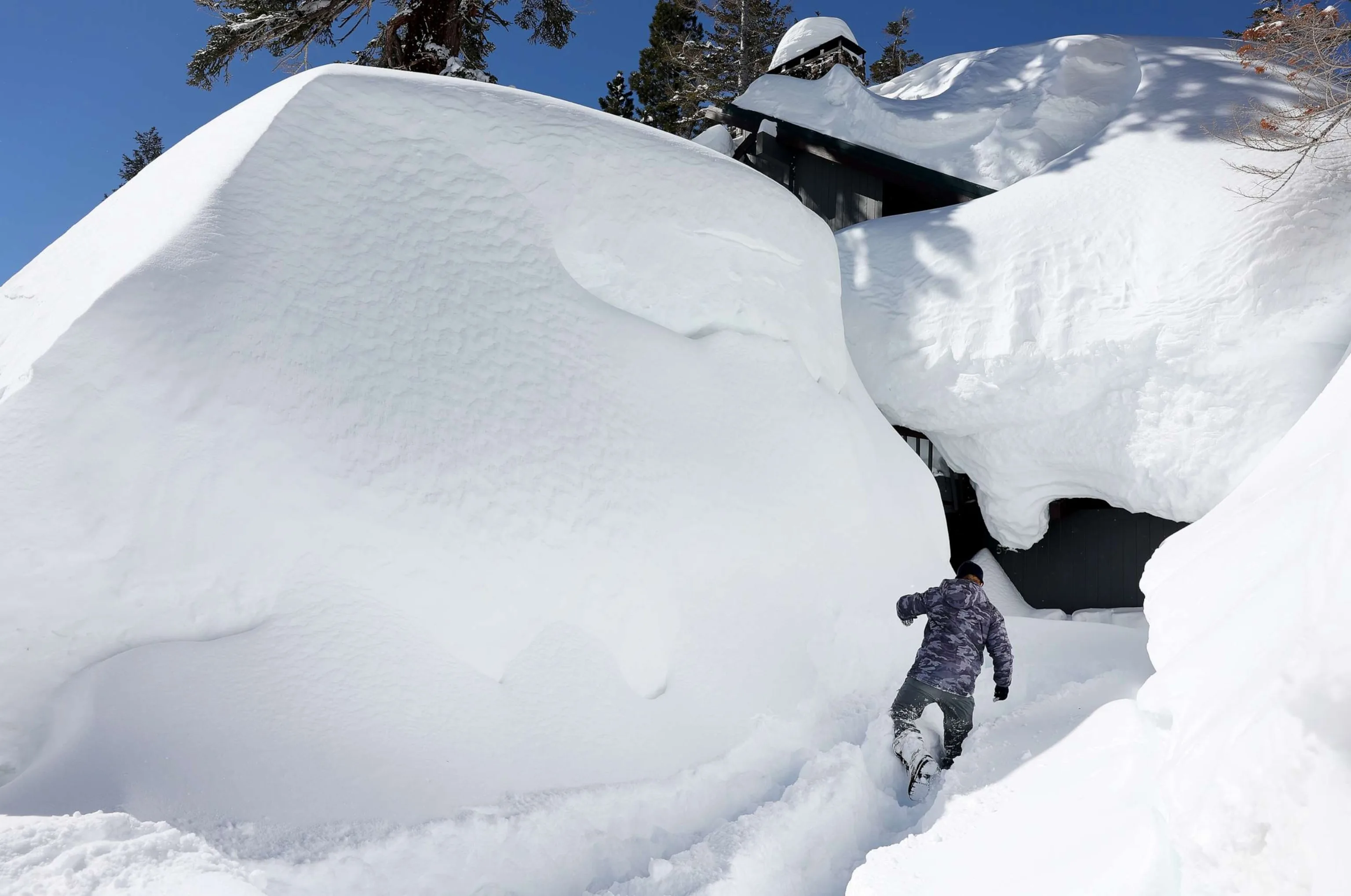 Record Snowfall Buries California Mountain Town Abc News
