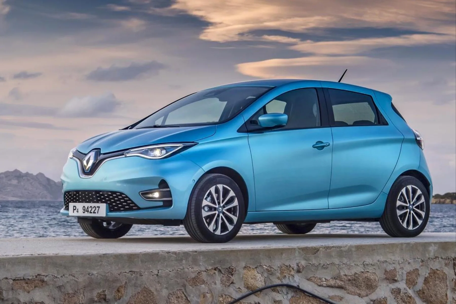 Renault Zoe Crowned Electric Car Of The Year Automotive Blog