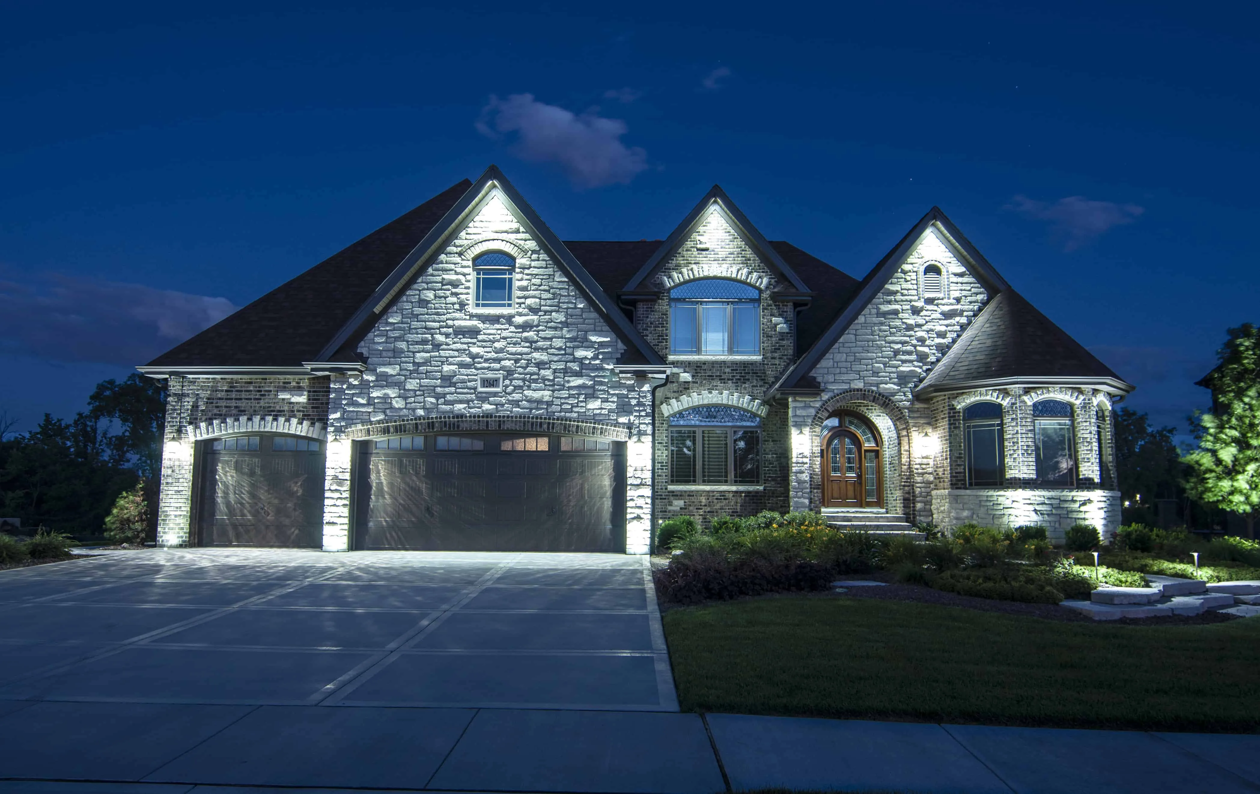 Residential Homes Outdoor Lighting In Chicago Il Outdoor Accents