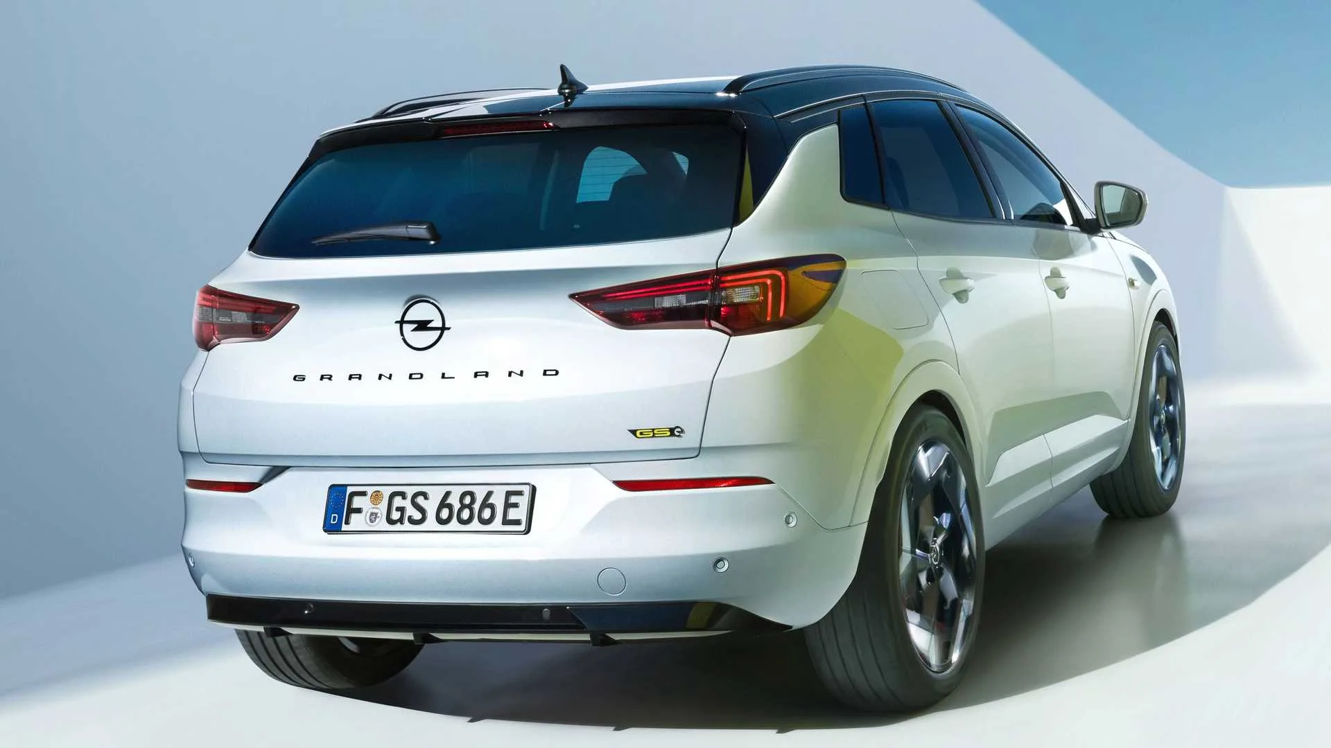 Reveal The Opel Grandland Gse 2023 The Plug In Hybrid Crossover With Almost 300 Hp And Awd