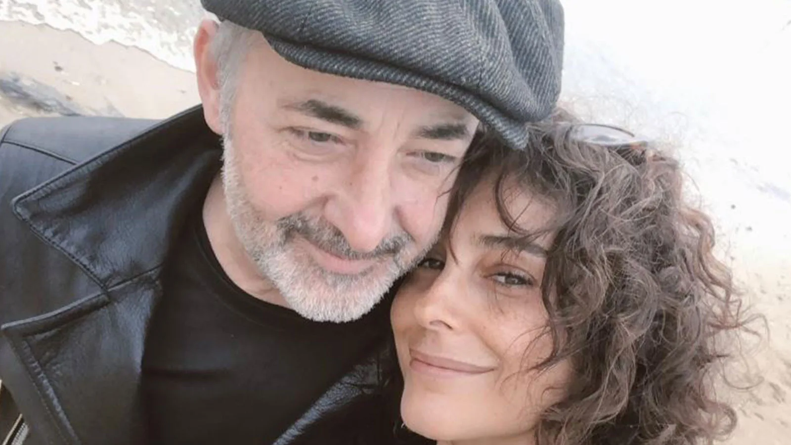 Son Dakika Ve Arzum Onan Mehmet Aslantuğ Ile Boşanacağını Bazılarının Vicdanı Yok Diyerek