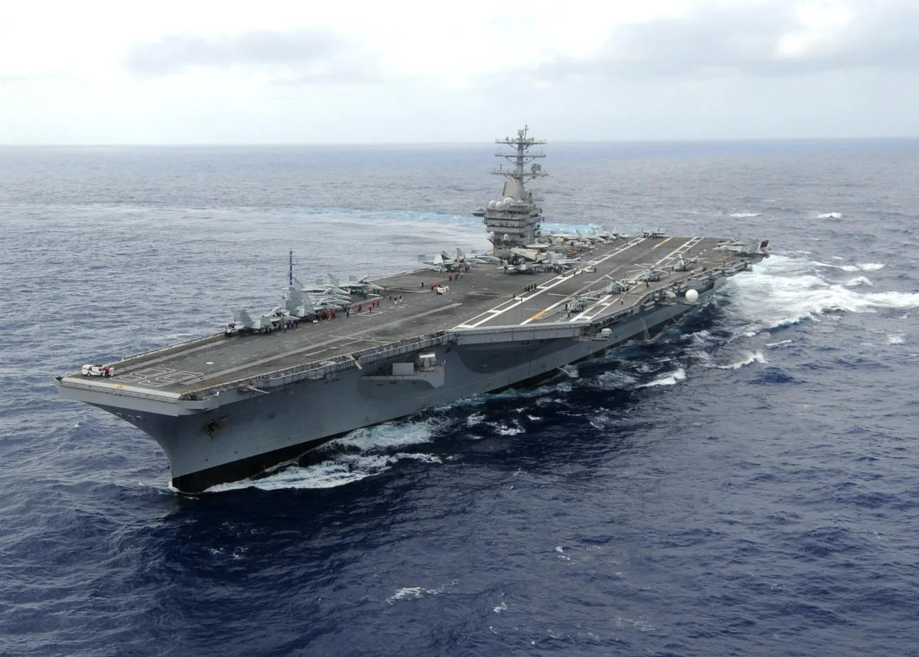 Stunning Us Aircraft Carrier Images Pictures At Sea The Flight Deck Navy Carriers