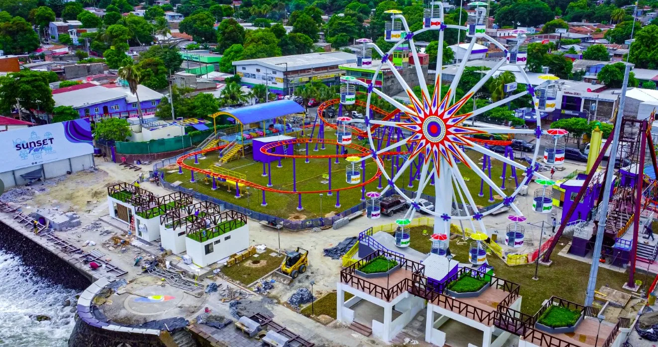 Sunset Park En El Puerto De La Libertad El Salvador