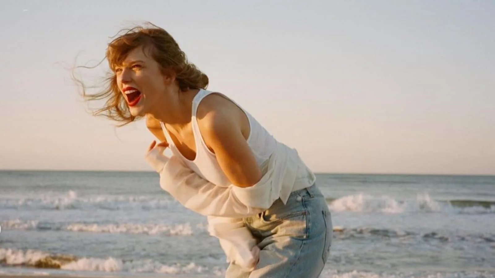 Taylor Swift S Re Recorded 1989 Out Now With Five New Tracks From The Vault Fans Say Pop Bible