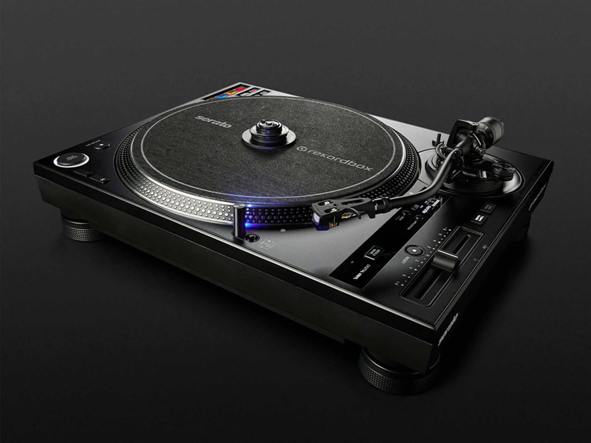 The Future Of Turntables Pioneer Dj Launches Hybrid Plx Crss12