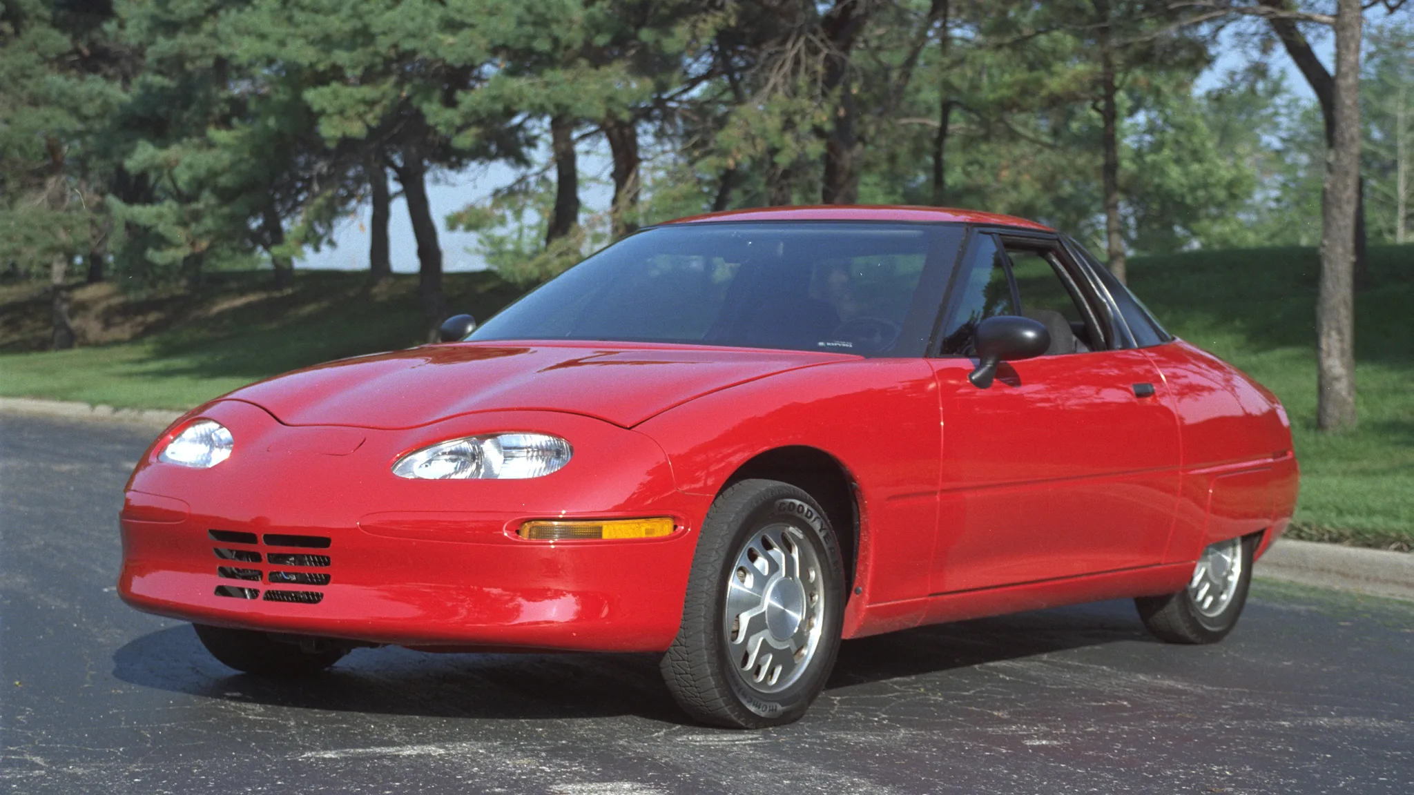 The Gm Ev1 Electric Car Lives On In Today S Evs