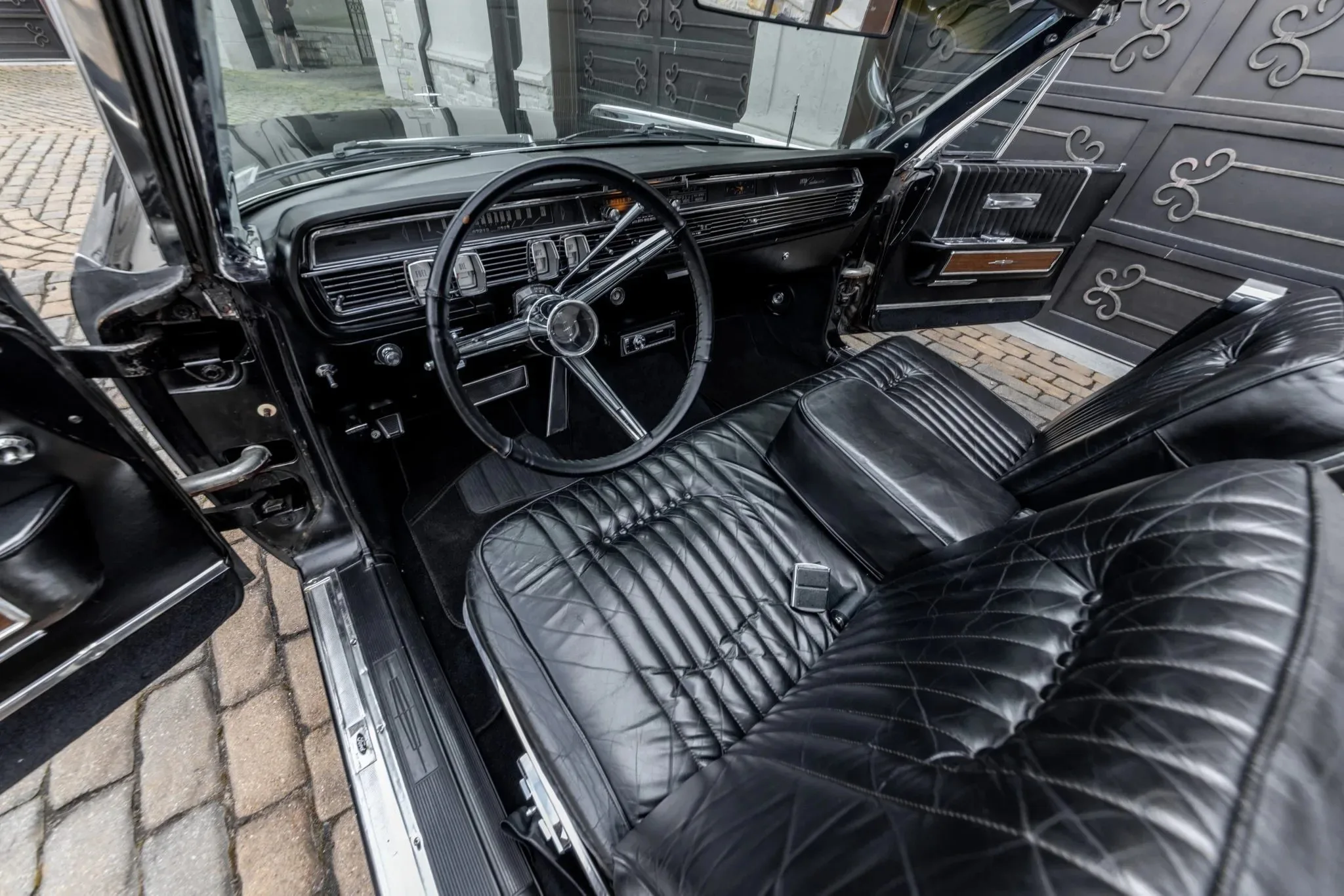 This 1964 Lincoln Continental Is An American Luxurious Extravaganza Autoevolution