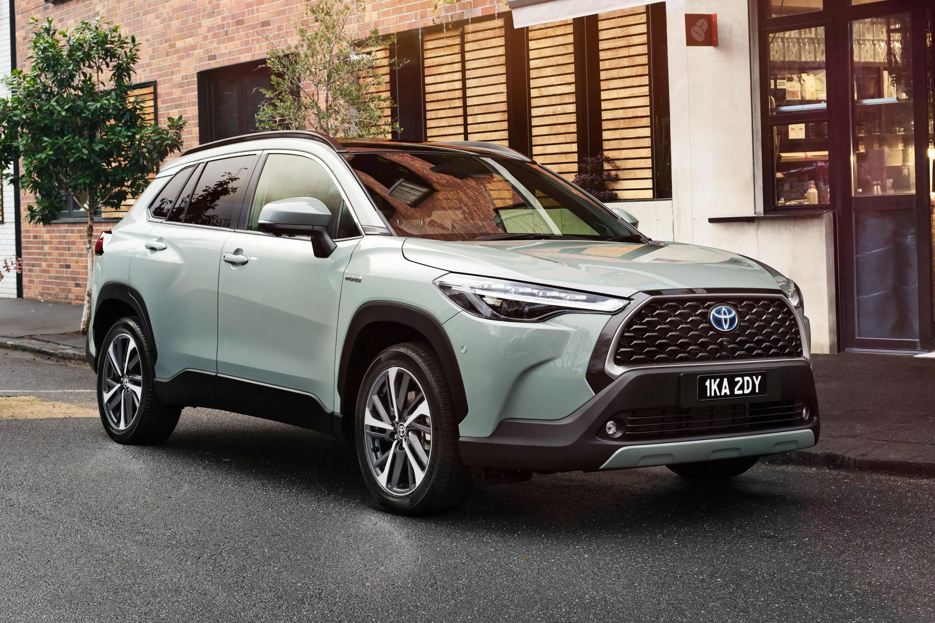 Toyota Cross Hybrid 2024 Review