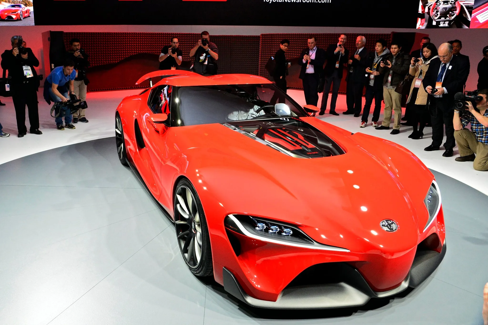 Toyota Presents A Curvaceous Extrovert The New York Times
