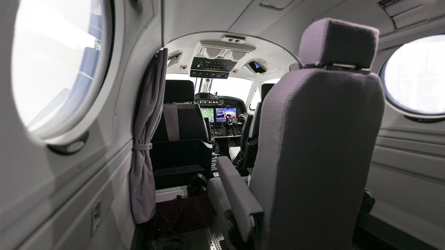 U S Navy Orders Up To 64 Beechcraft King Air 260 Turboprops For New Multi Engine Training