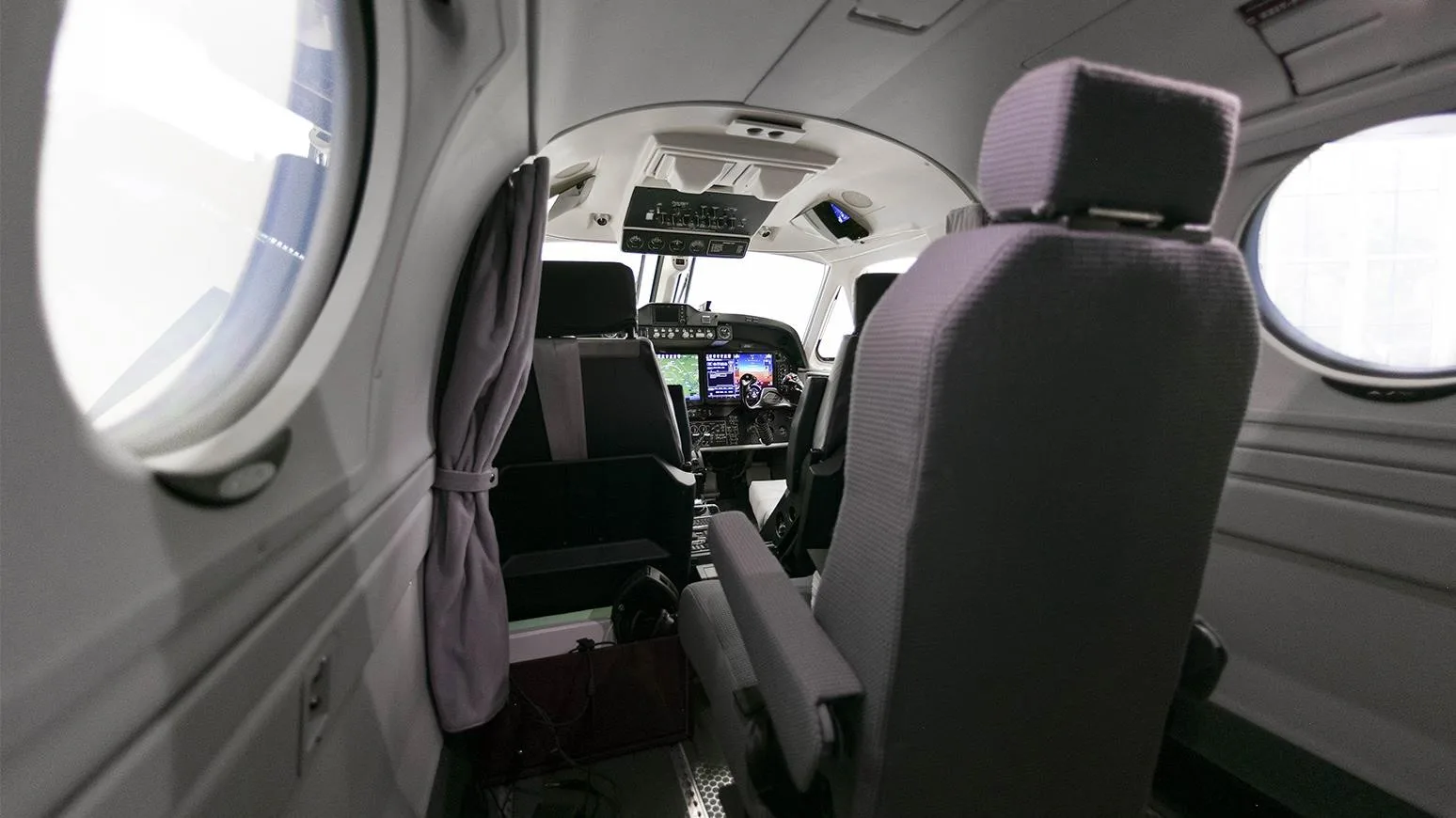 U S Navy Orders Up To 64 Beechcraft King Air 260 Turboprops For New Multi Engine Training