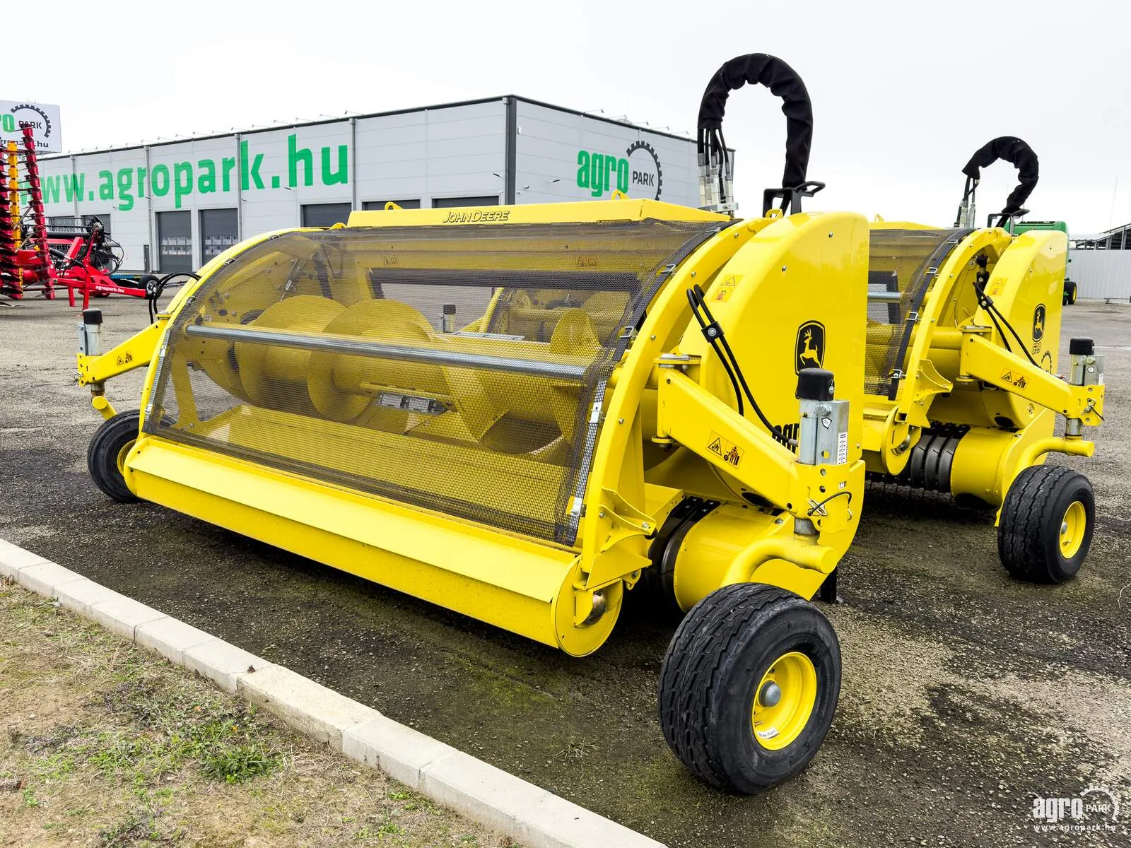 Új John Deere 639 Pick Up Agropark Case Claas John Deere New Holland Traktorok Kombájnok
