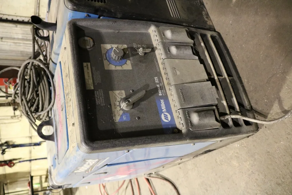 Used Miller Bobcat 225 Welder 8074007