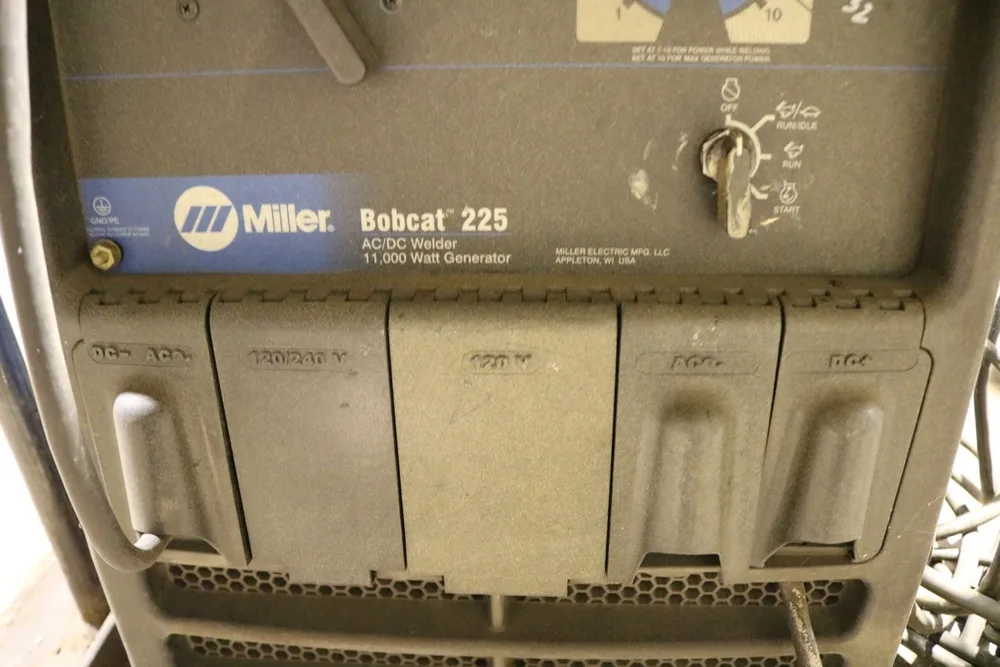 Used Miller Bobcat 225 Welder 8074062