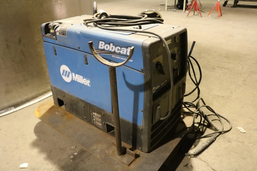 Used Miller Bobcat 225 Welder 8074062