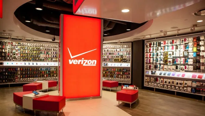 Verizon Wireless Opens First East Coast Destination Store On Boston S Boylston Street
