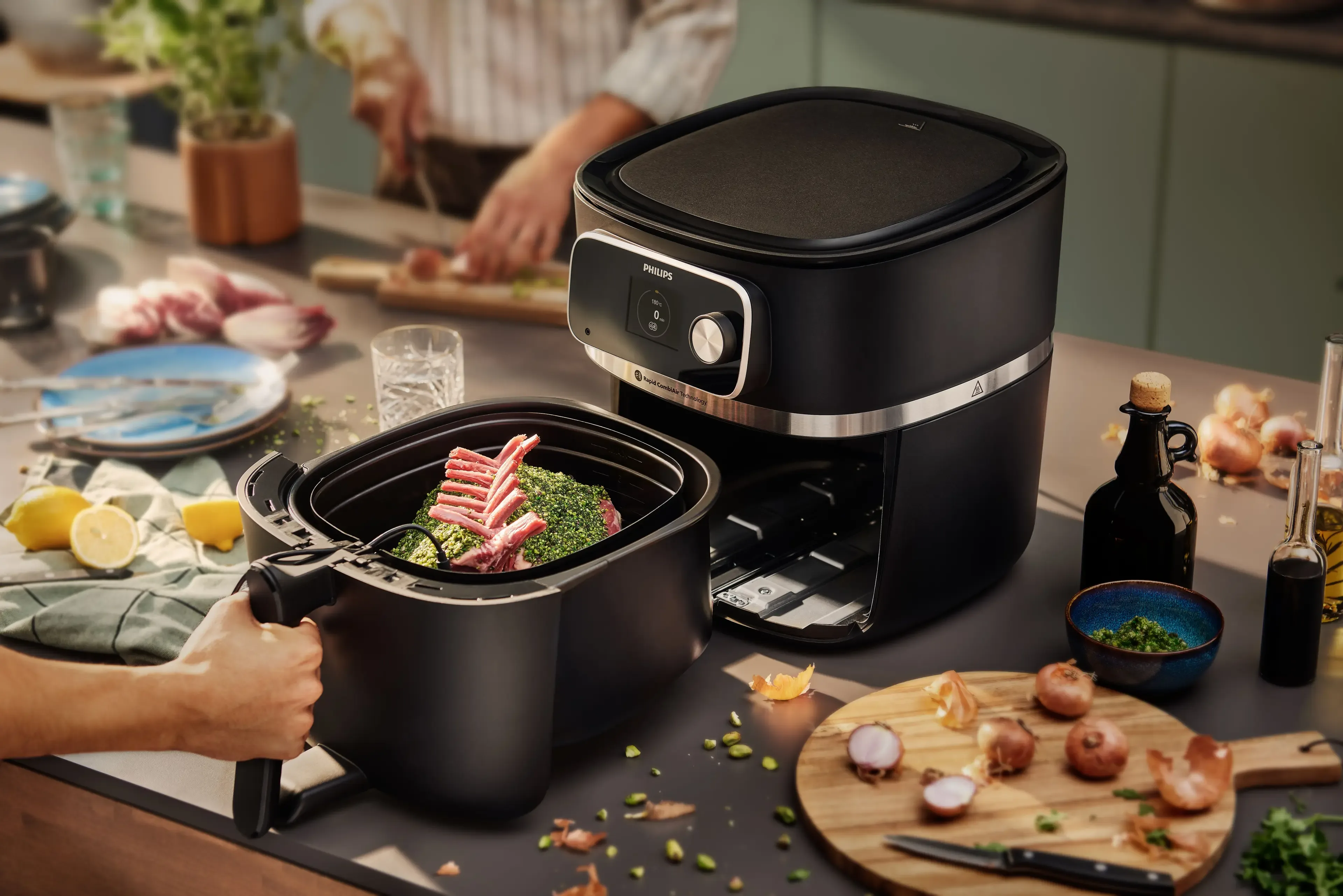 Versuni Introduces New Philips Airfryer Combi Newsroom Versuni
