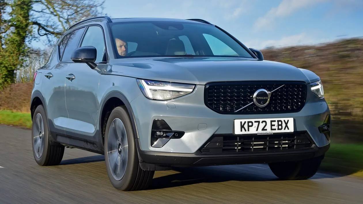 Volvo Xc40 Estate 2 0 B3P Plus Dark 5Dr Auto Auto Express