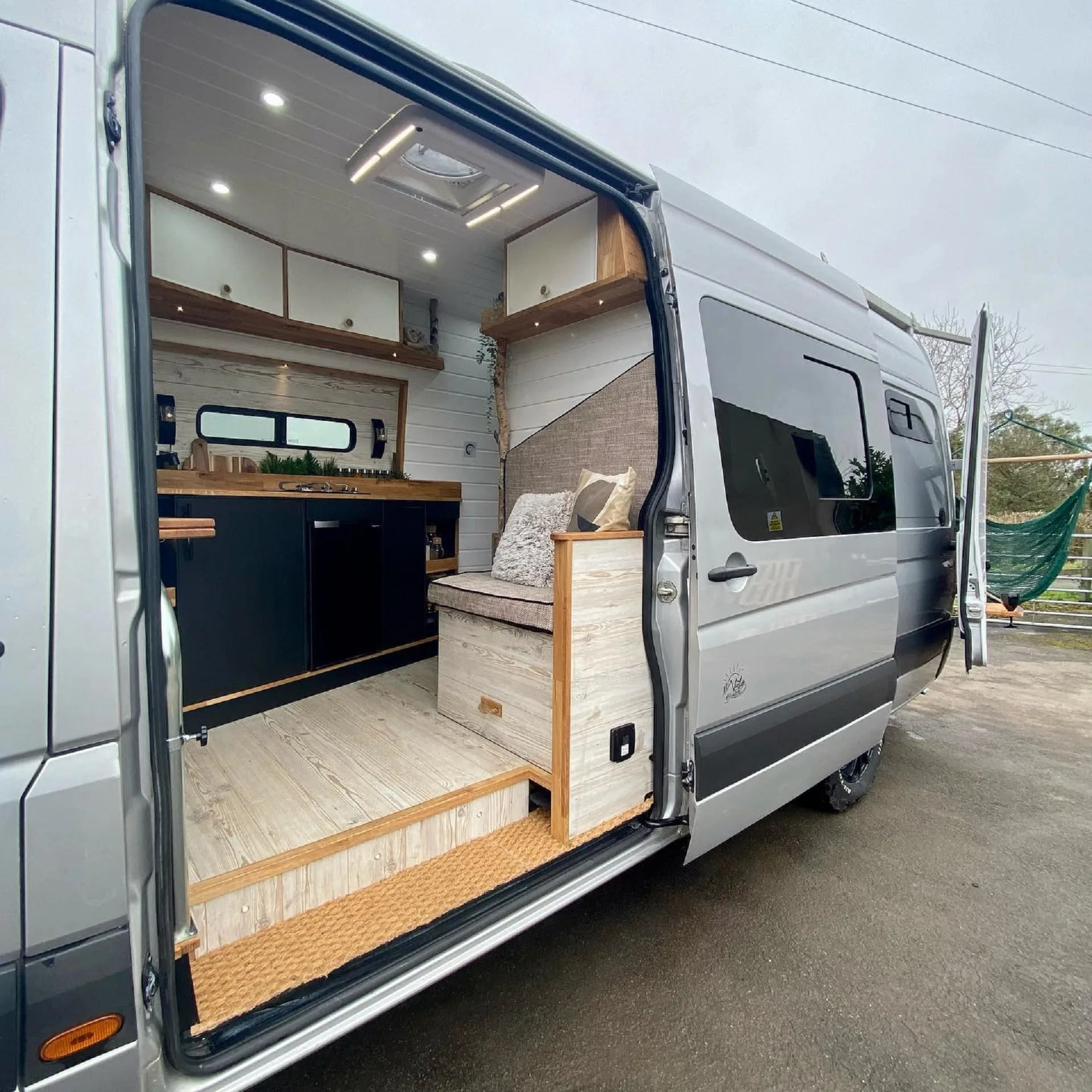 Vw Crafter Based Campervan Is A Gorgeous Off Grid Resort Designed To Heal Your Soul Autoevolution