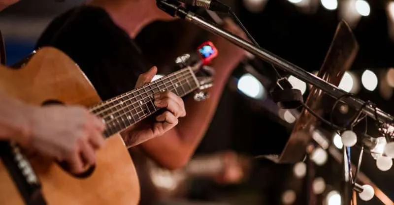 What Is Acoustic Music With 9 Top Examples History Music Industry How To