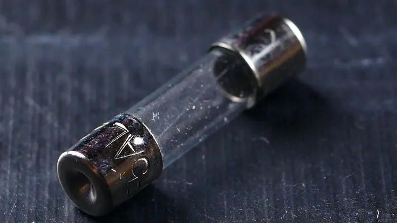 What Is An Electrical Fuse Types Properties And Application Electrical Fuse Electricity Fuses