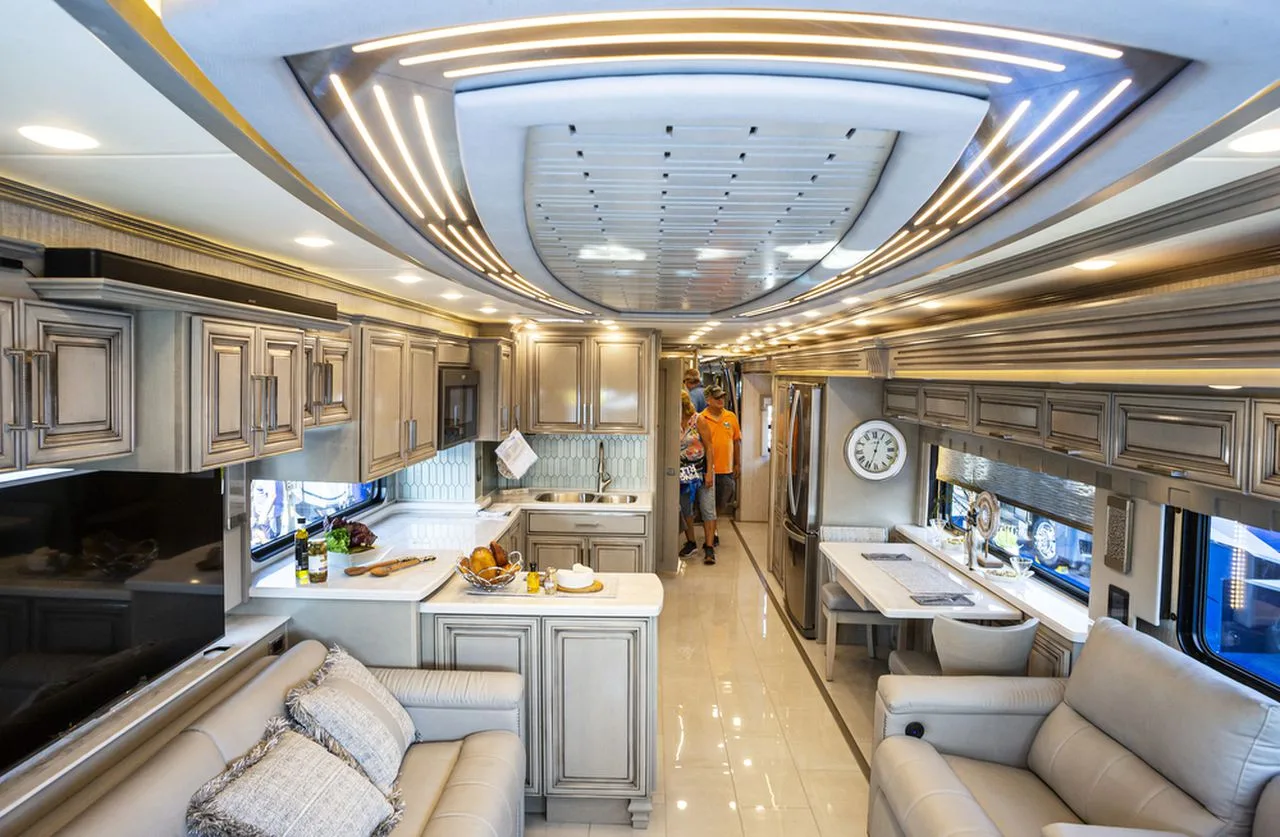 What S The Biggest Rv You Can Buy At Lachlan Ricardo Blog