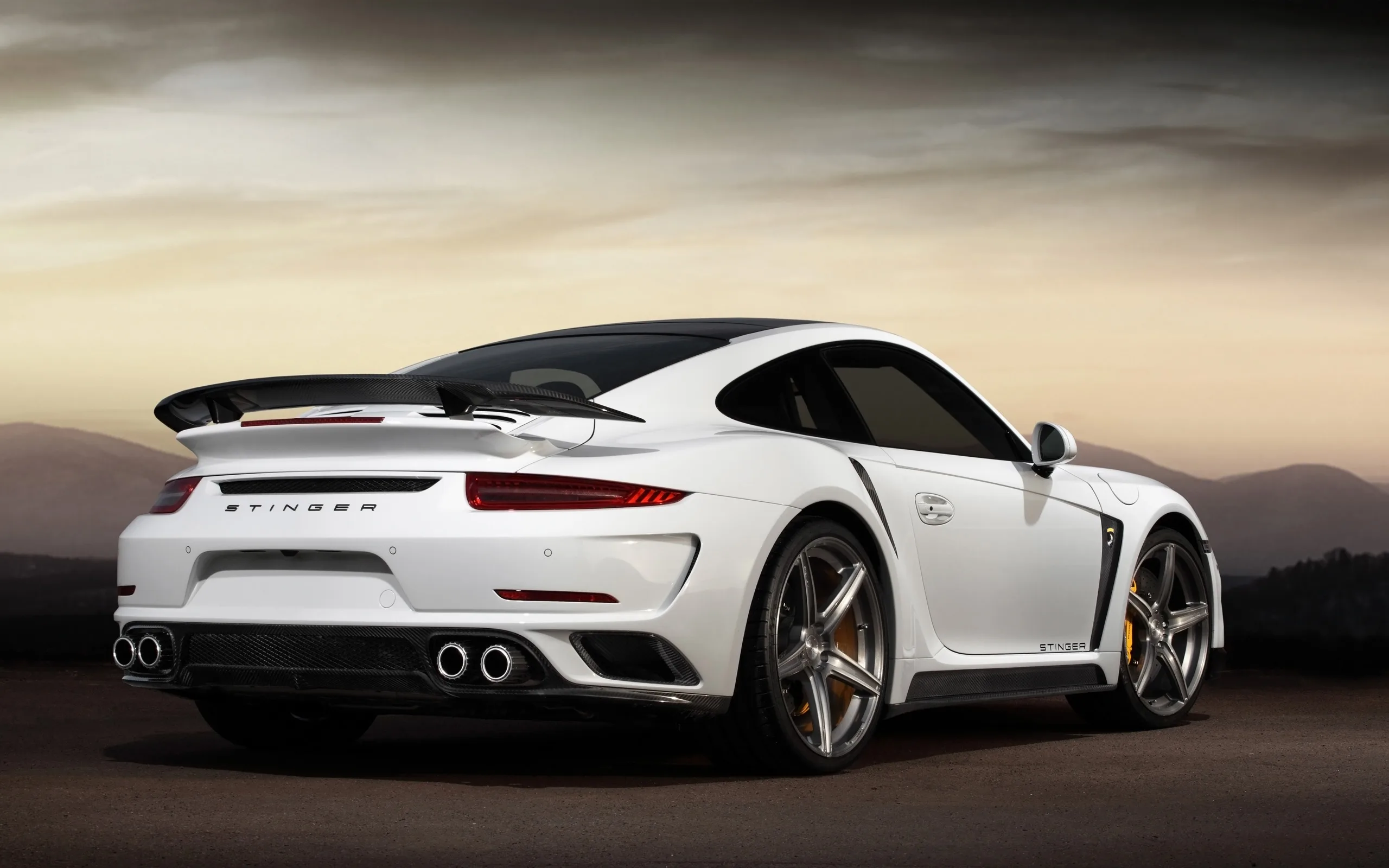 White Porsche 911 Turbo S Stinger
