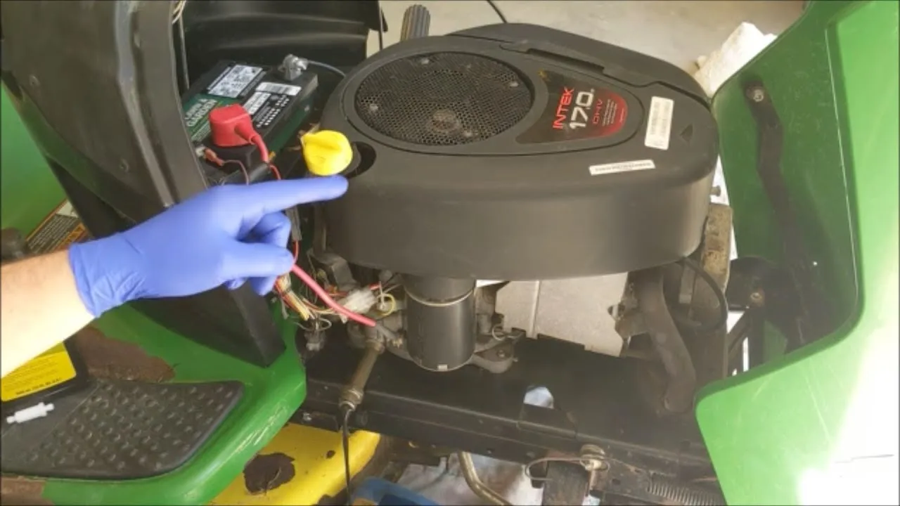 Who Makes John Deere Lawn Tractor Engines
