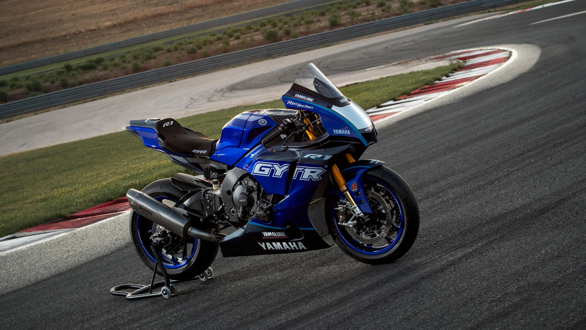 Yamaha R1 Gytr Features And Technical Specifications